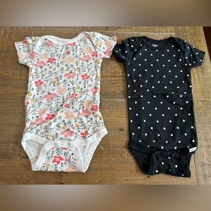 Gerber 12M Organic Short Sleeve Onesies - Set of 2